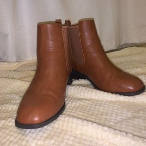 WORN ONCE! JustFab wide calf Chelsea boot